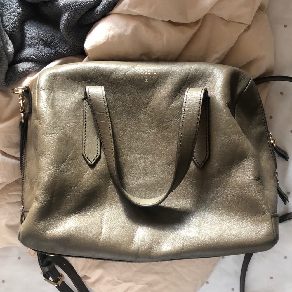 Fossil purse